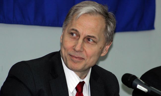 EU Accuses Taliban of War  Crimes, Calls for End to Violence